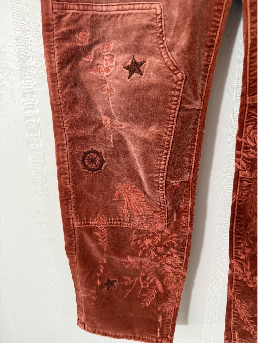 Pilcro the Wanderer Embroidered Trousers | Size 29 (US 8) - Picture 3 of 8